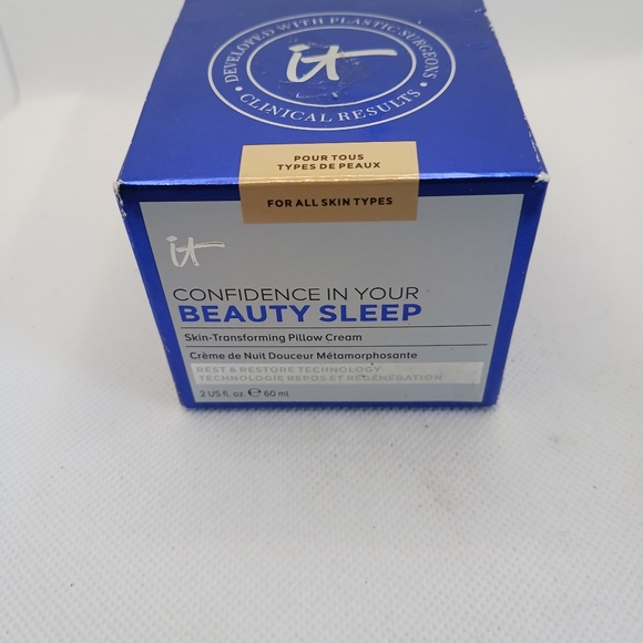 "Confidence In Your Beauty Sleep" Skin Transforming Pillow Cream by It Cosmetics - Picture 4 of 4